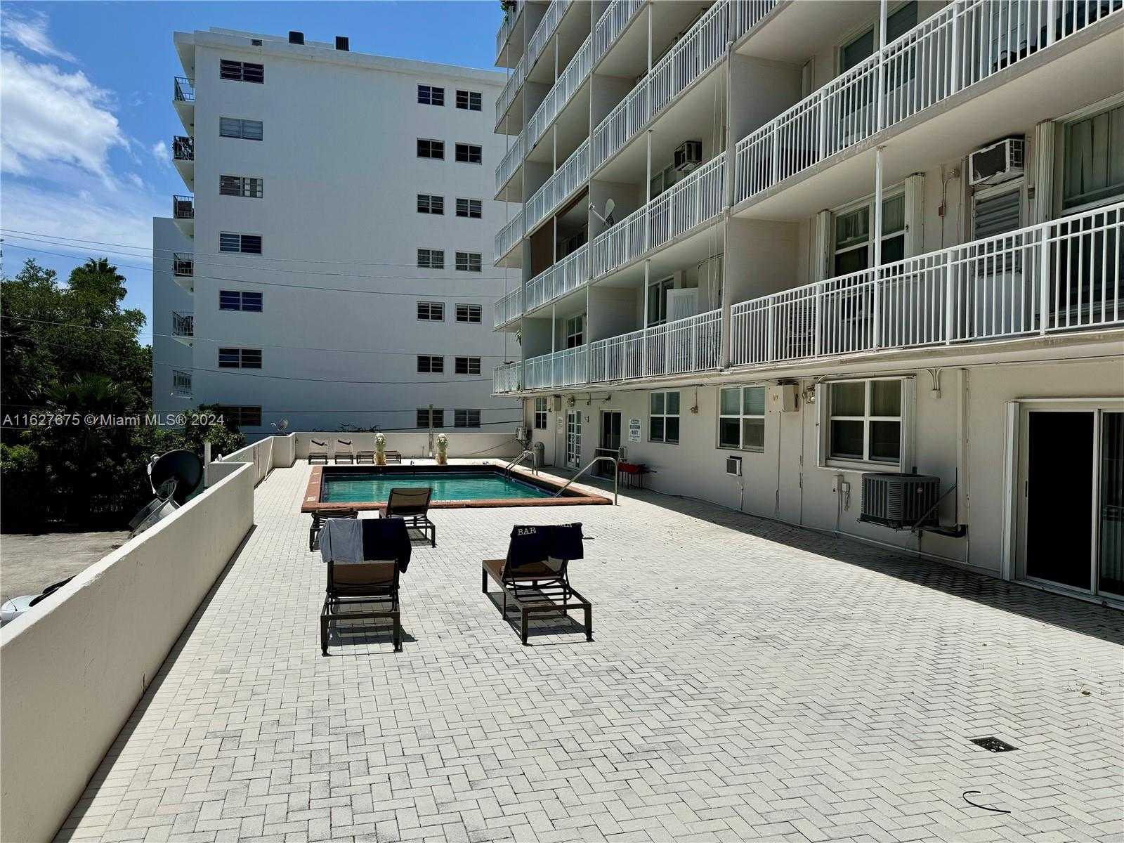 photo 3: 1300 Lincoln Rd Unit F1006, Miami Beach FL 33139