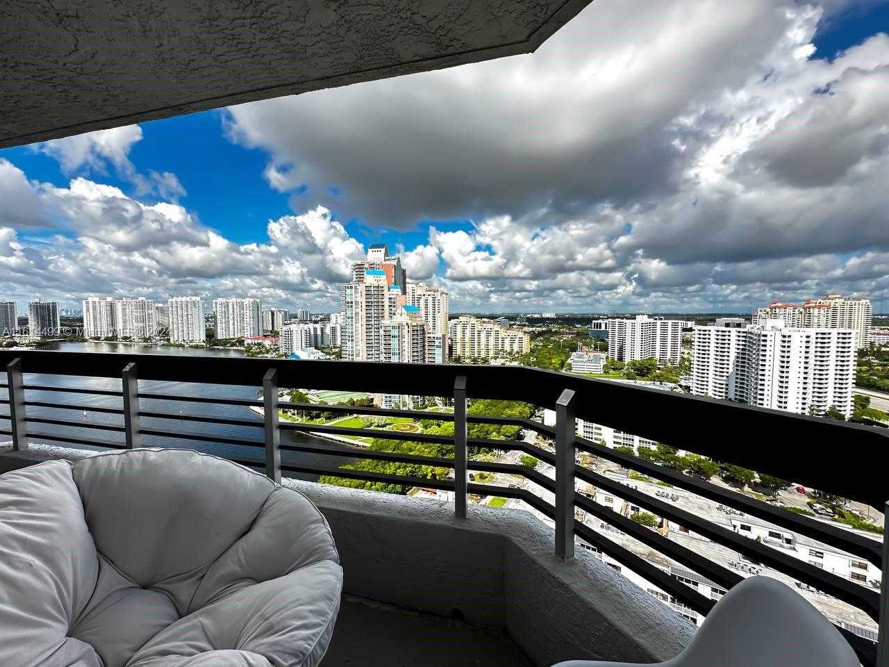 photo 3: 3530 Mystic Pointe Dr Unit 2605, Aventura FL 33180