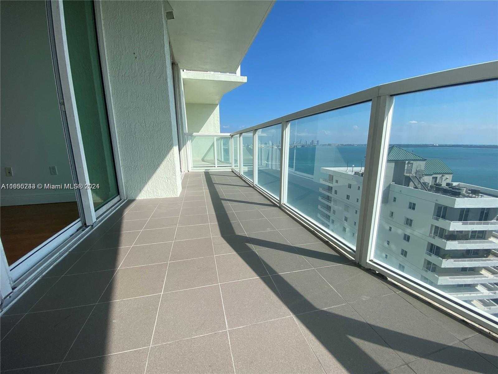 photo 2: 218 SE 14th St Unit 1903, Miami FL 33131