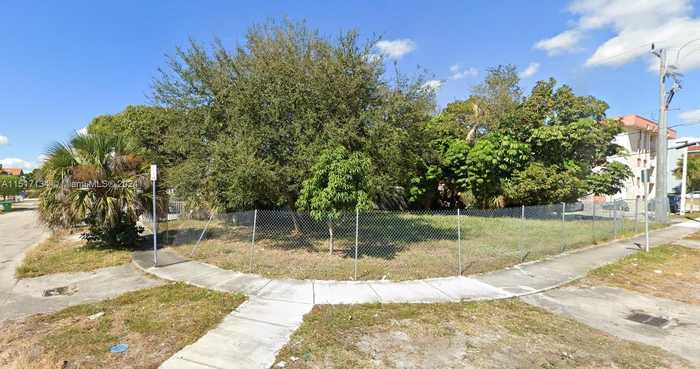 photo 1: 50 SW 68th Ave, Miami FL 33144