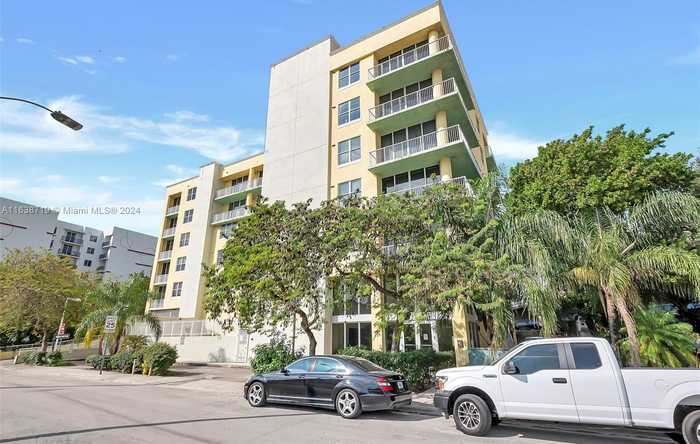 photo 2: 1350 NW 8th Ct Unit PH-8, Miami FL 33136