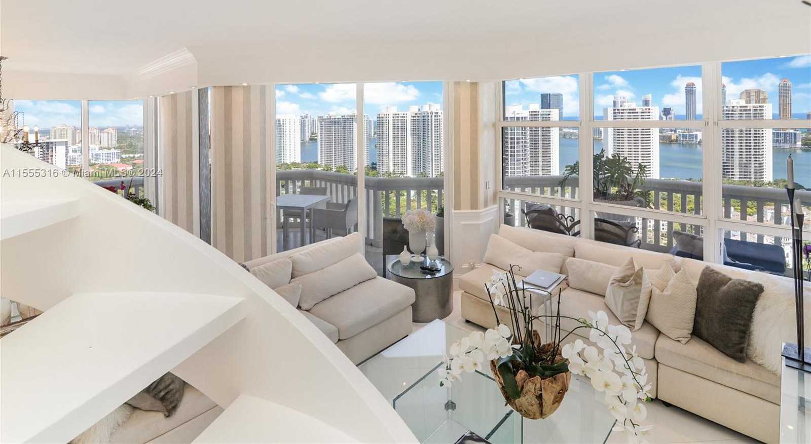 photo 1: 1000 W Island Blvd Unit PH9, Aventura FL 33160