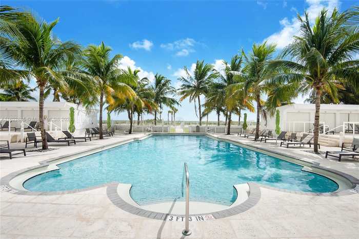 photo 2: 4925 Collins Ave Unit 4G, Miami Beach FL 33140