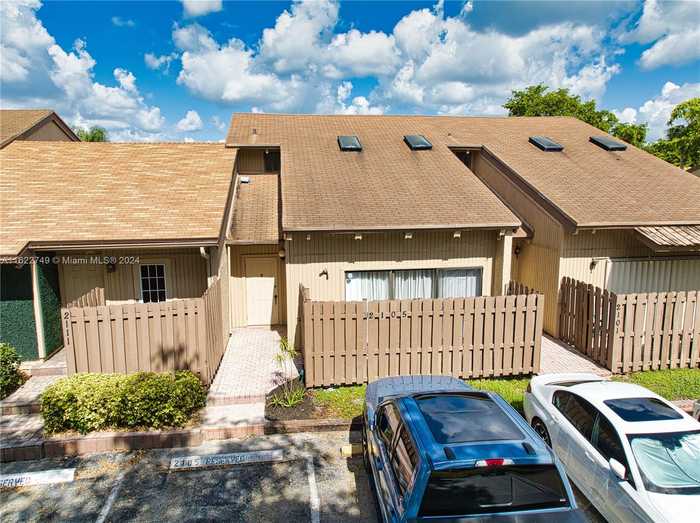 photo 1: 2105 SW 81st Way Unit 2105, Davie FL 33324