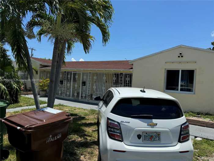 photo 2: 66 NE 6th Ave, Hialeah FL 33010