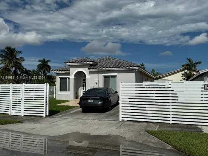 photo 2: 19219 SW 119th Pl, Miami FL 33177