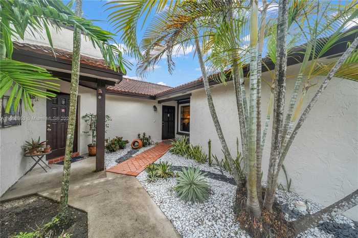 photo 1: 4831 SW 152nd Ct Unit F-30, Miami FL 33185