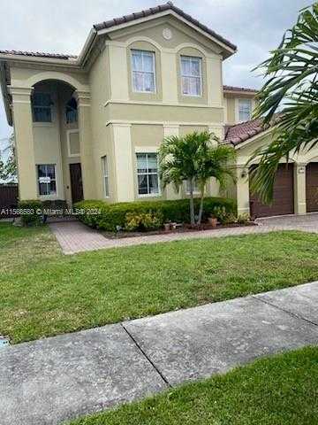 photo 2: 17951 NW 91st Ct, Hialeah FL 33018