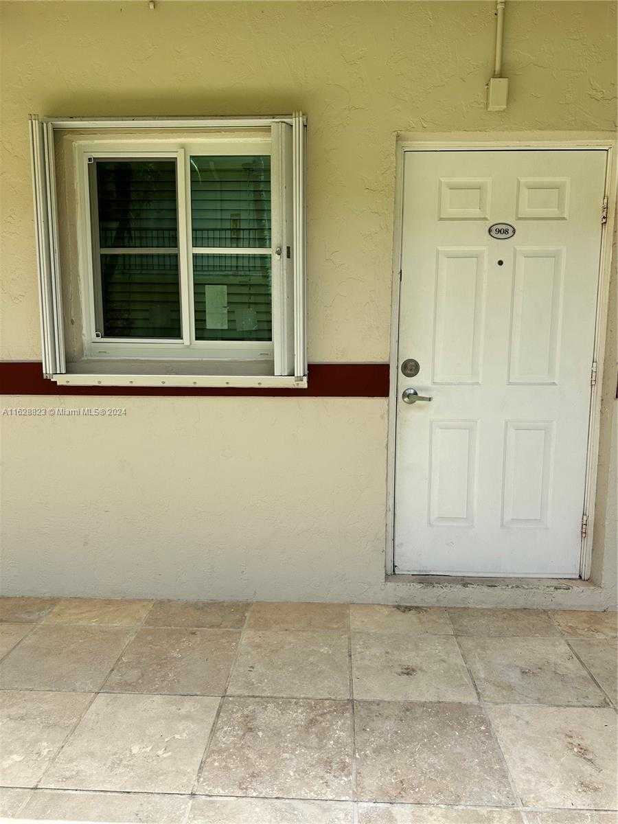 photo 3: 8600 SW 67th Ave Unit 908, Pinecrest FL 33156