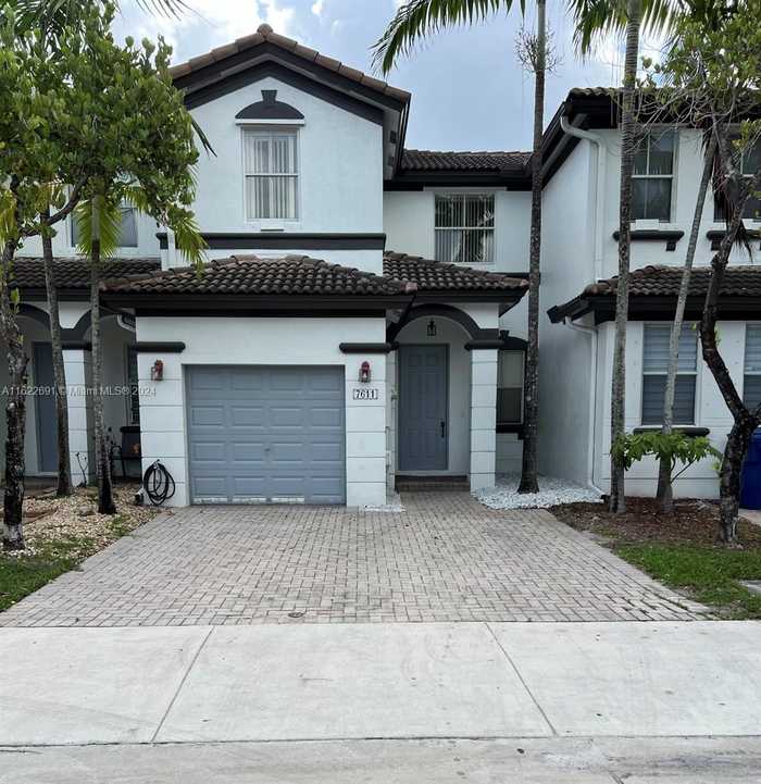 photo 1: 7611 NW 115th Ct Unit 7611, Doral FL 33178