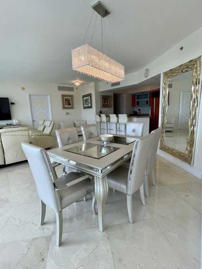 photo 2: 400 Alton Rd Unit 808, Miami Beach FL 33139