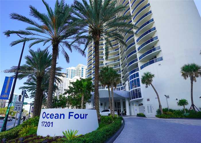 photo 2: 17201 Collins Ave Unit 706, Sunny Isles Beach FL 33160