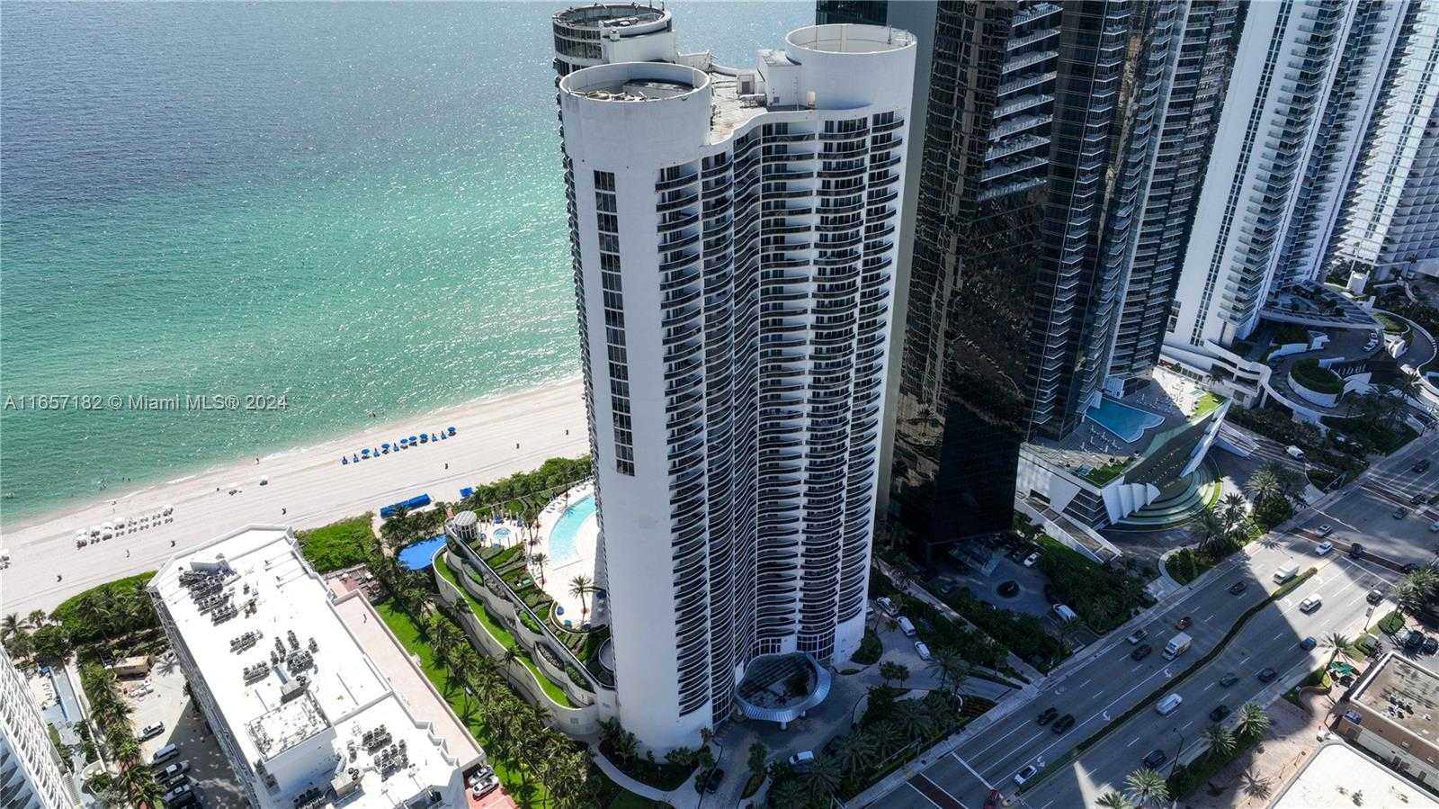 photo 3: 17201 Collins Ave Unit 706, Sunny Isles Beach FL 33160