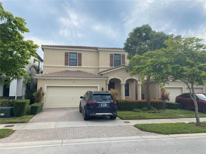 photo 2: 741 NE 193rd Terrace, Miami FL 33179