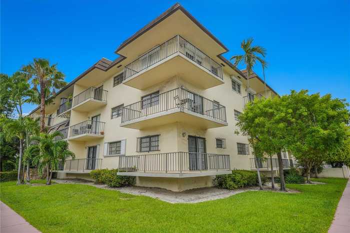 photo 1: 950 Euclid Ave Unit 201, Miami Beach FL 33139