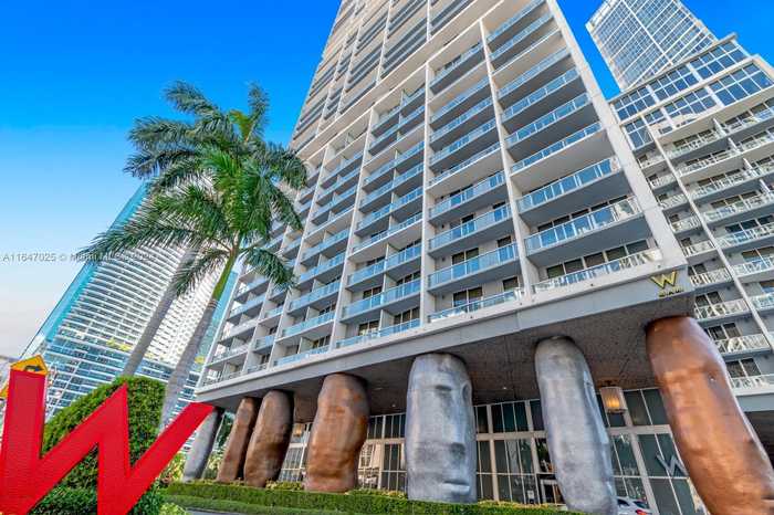 photo 1: 485 Brickell Ave Unit 4706, Miami FL 33131