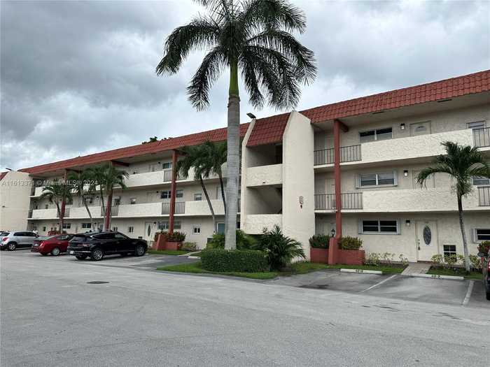 photo 1: 8901 S Hollybrook Blvd Unit 306, Pembroke Pines FL 33025