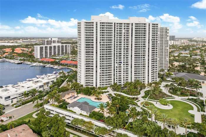 photo 1: 21055 Yacht Club Dr Unit 1604, Aventura FL 33180