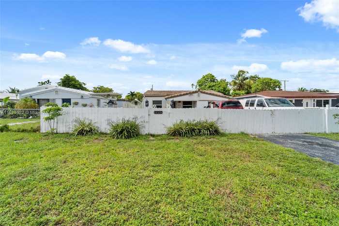 photo 15: 1950 NE 179th St, North Miami Beach FL 33162