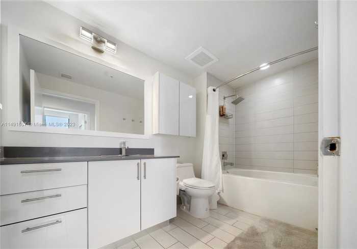 photo 2: 999 SW 1st Ave Unit 1617, Miami FL 33130