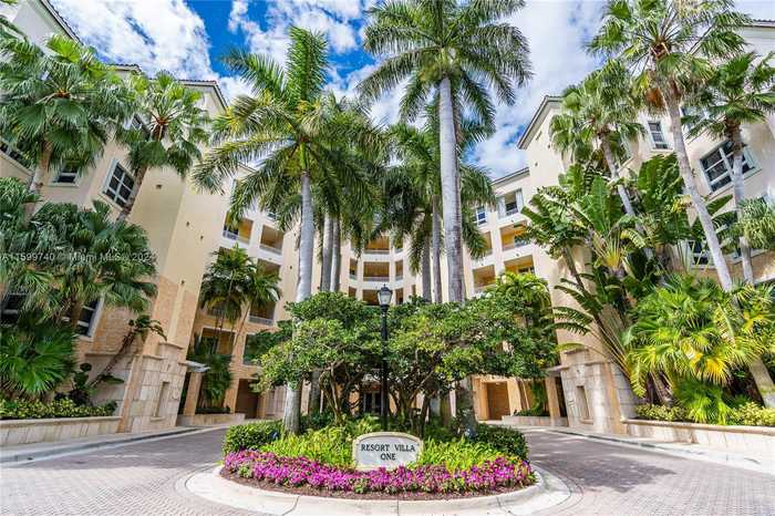 photo 1: 701 Crandon Blvd Unit 302, Key Biscayne FL 33149