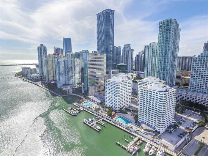 photo 1: 905 Brickell Bay Dr Unit 1530, Miami FL 33131