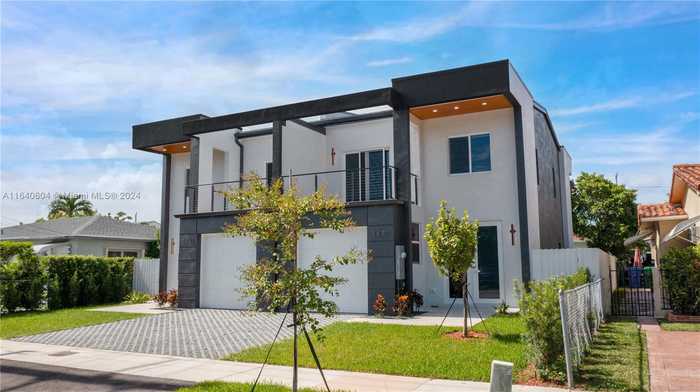 photo 1: 3431 SW 16th Ter Unit 3431, Miami FL 33145