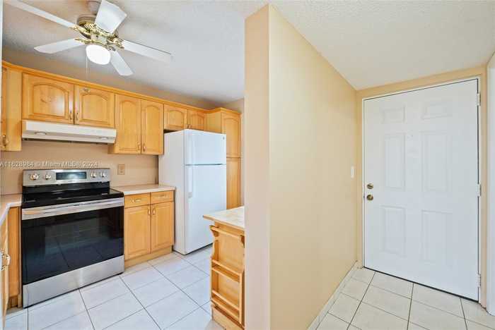 photo 5: 7980 NW 50th St Unit 301, Lauderhill FL 33351