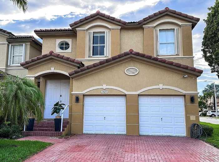 photo 1: 7427 NW 113th Path, Medley FL 33178