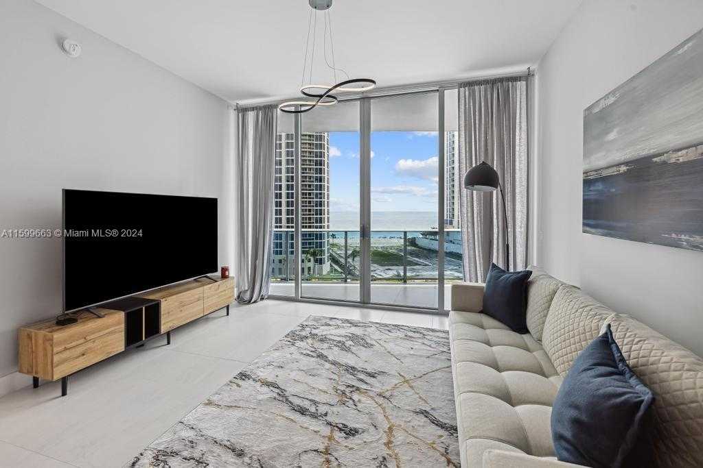 photo 3: 17550 Collins Ave Unit 703, Sunny Isles Beach FL 33160