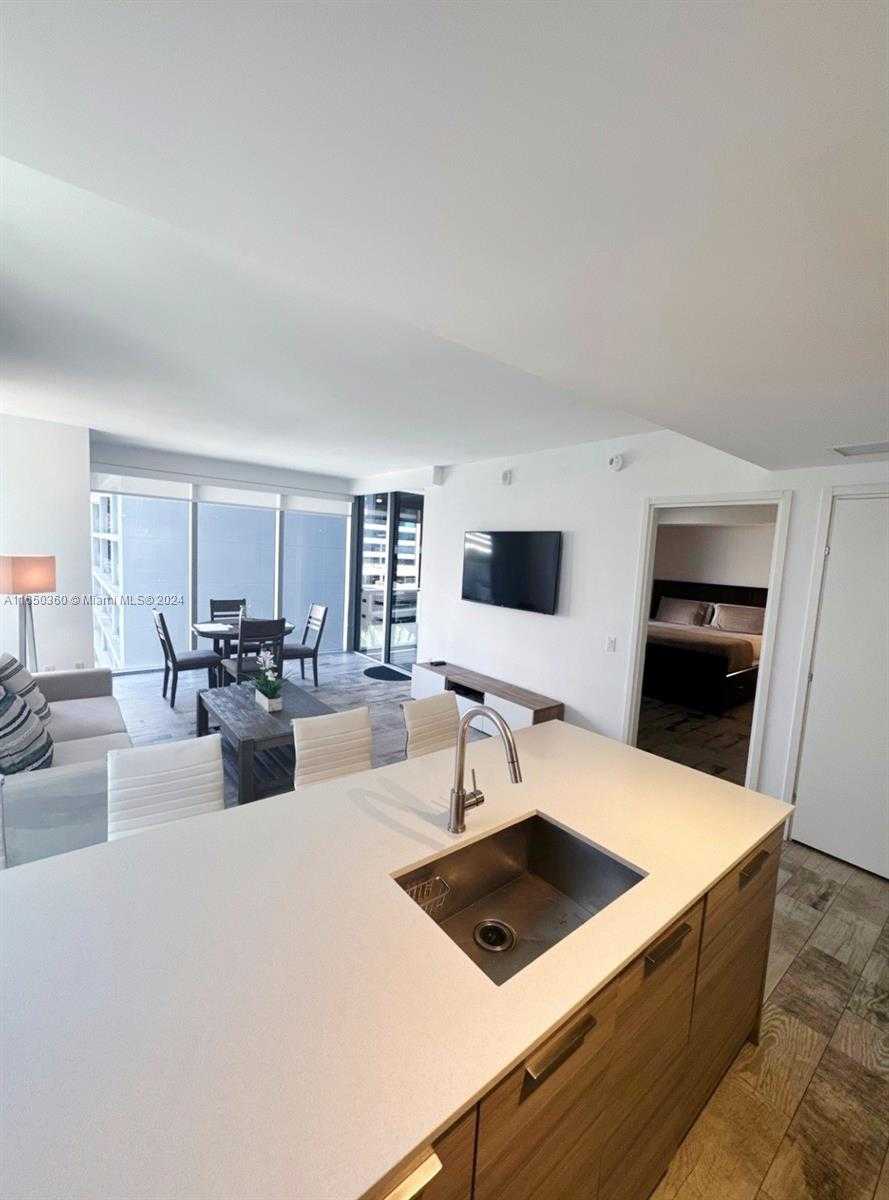 photo 3: 1300 Brickell Bay Dr Unit 601, Miami FL 33131