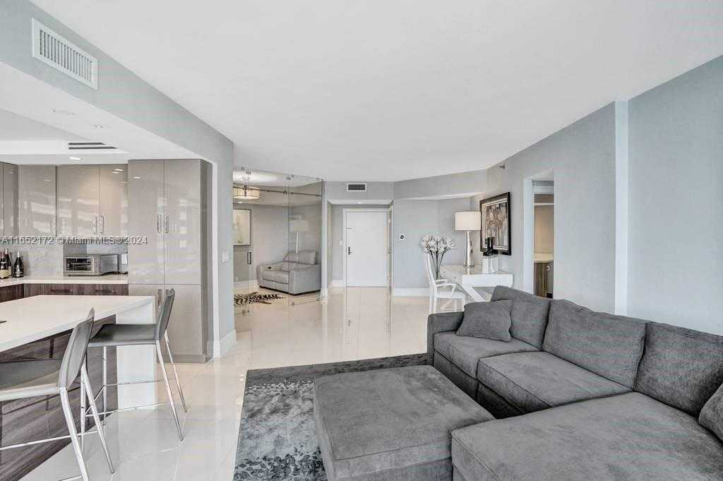 photo 3: 2800 Island Blvd Unit 1205, Aventura FL 33160