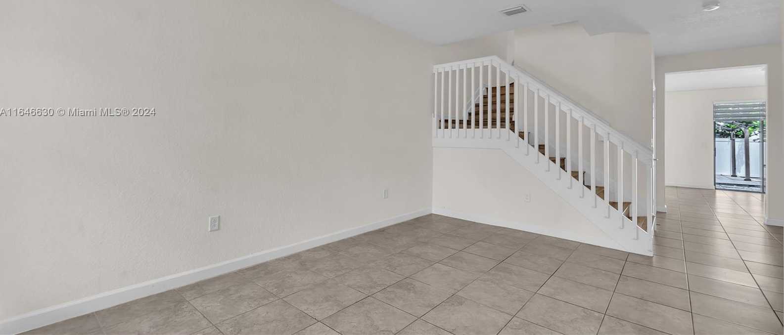 photo 3: 3457 W 104th Ter, Hialeah FL 33018