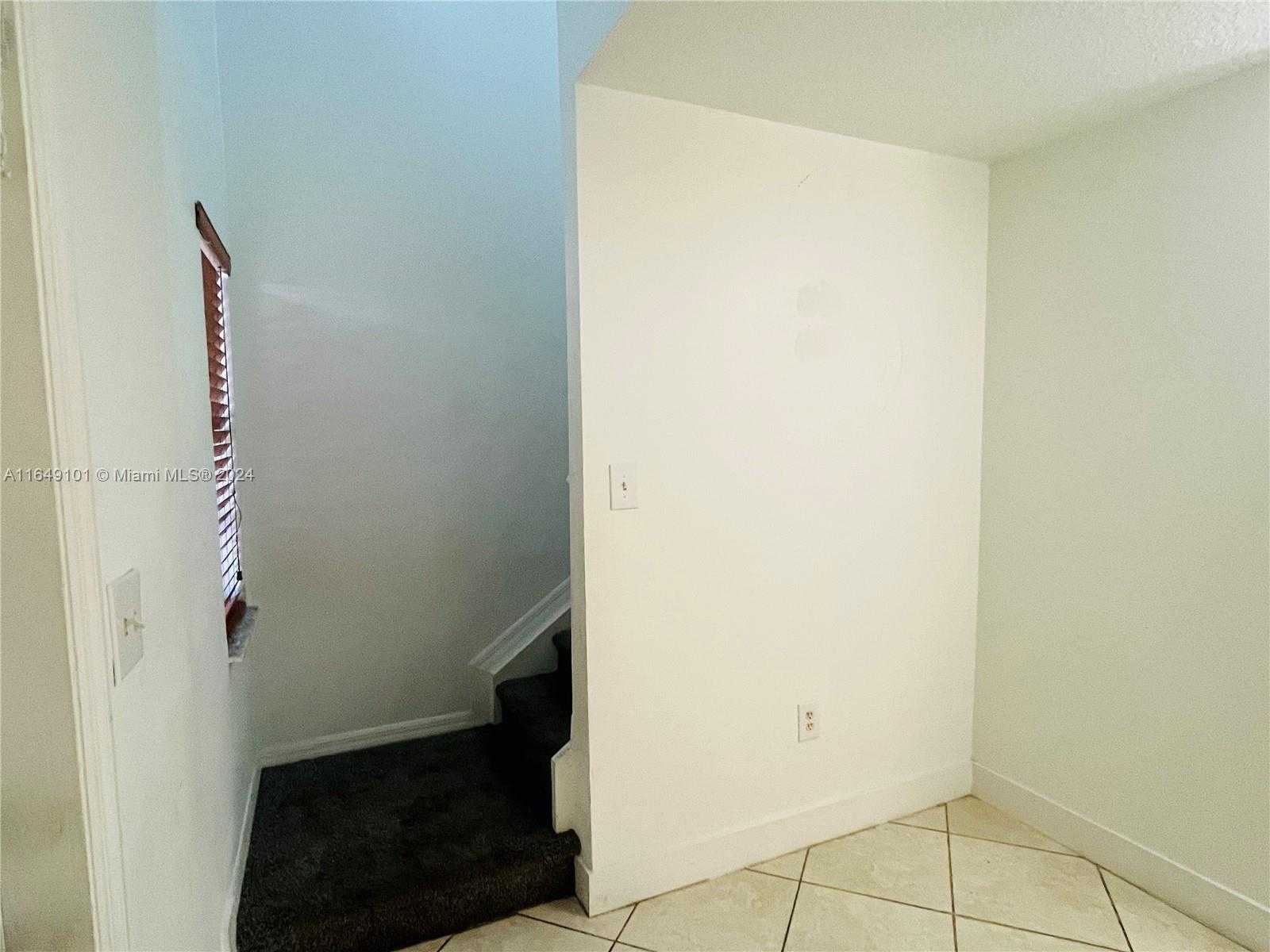 photo 3: 14142 SW 260th St Unit 102, Homestead FL 33032