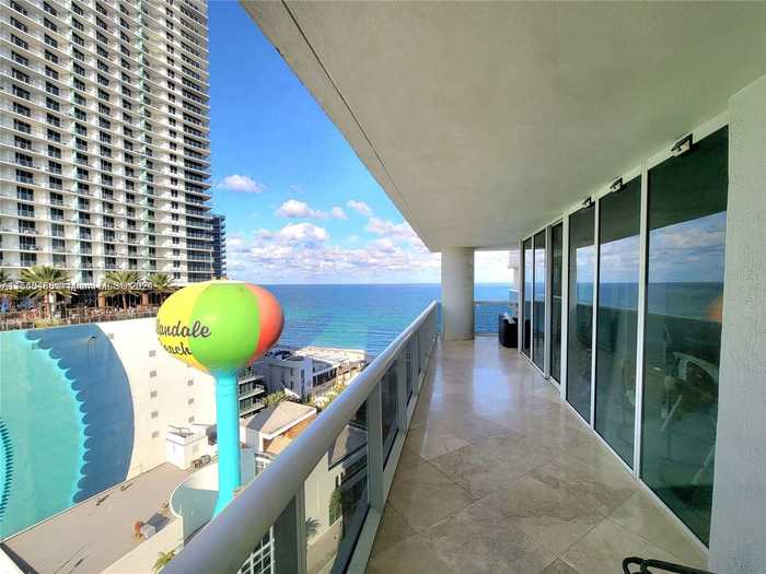 photo 2: 1800 S Ocean Dr Unit 1510, Hallandale Beach FL 33009