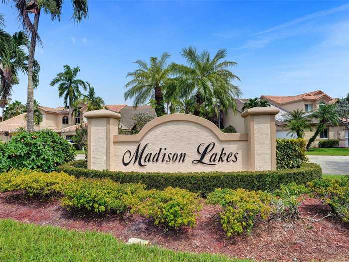 photo 62: 5127 E Madison Lakes Cir E, Davie FL 33328