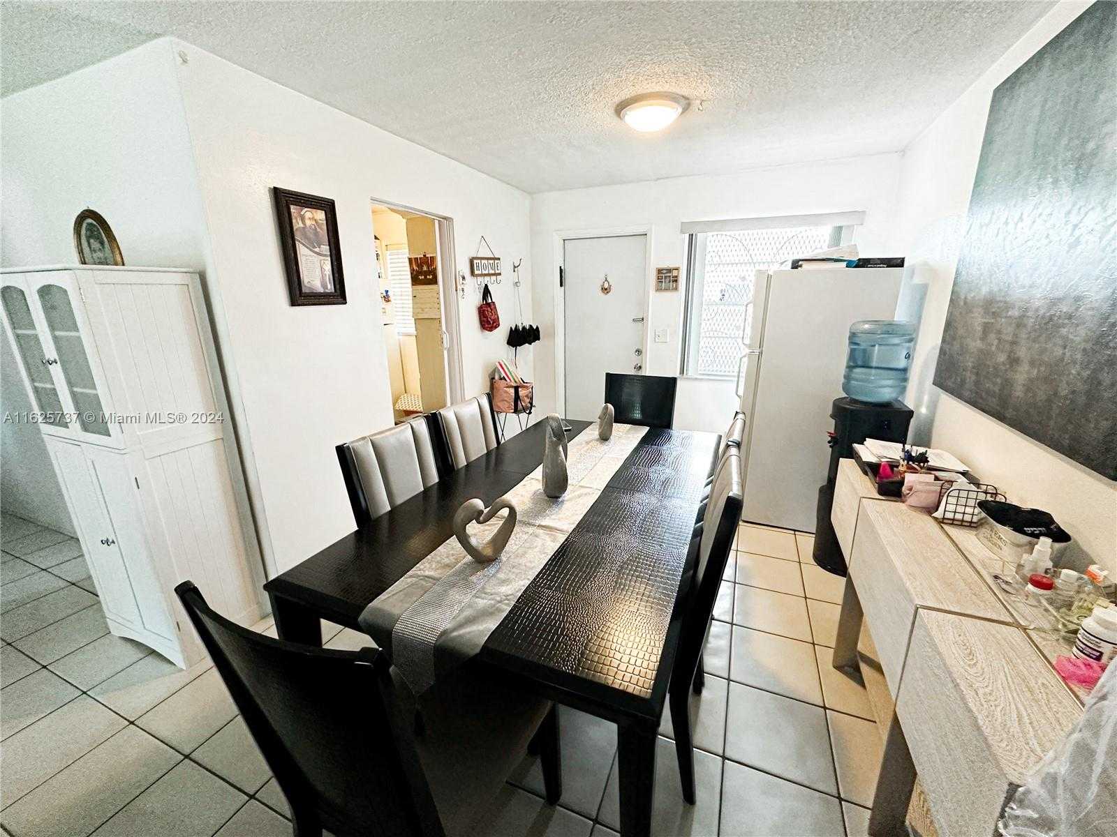 photo 3: 700 Layne Blvd Unit 210, Hallandale Beach FL 33009