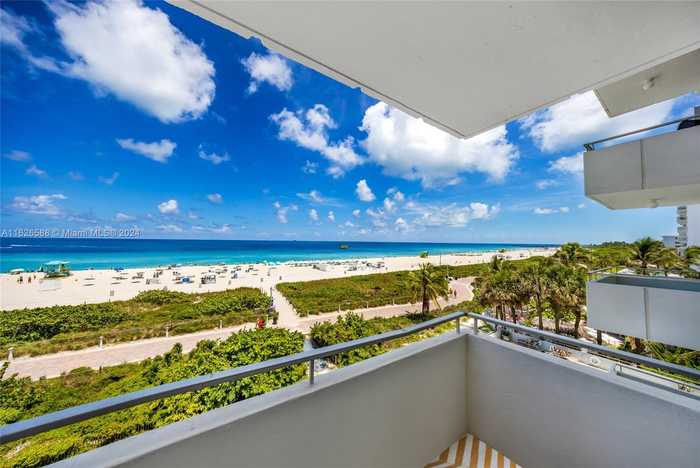 photo 2: 465 Ocean Dr Unit 516, Miami Beach FL 33139