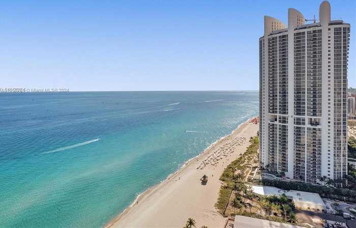 photo 32: 18201 Collins Ave Unit 4207, Sunny Isles Beach FL 33160