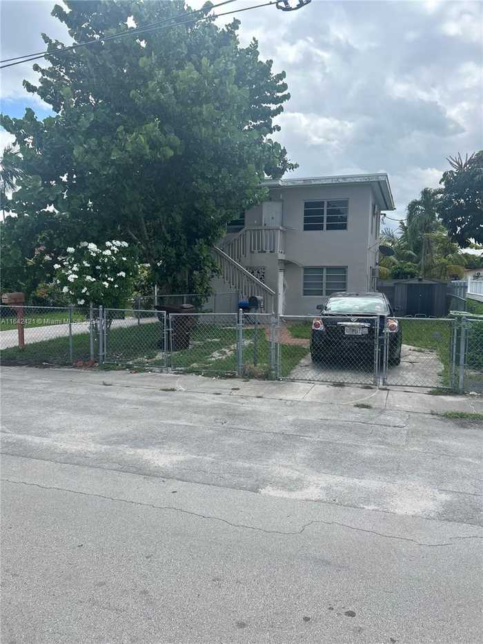 photo 1: 50 W 40th Pl, Hialeah FL 33012