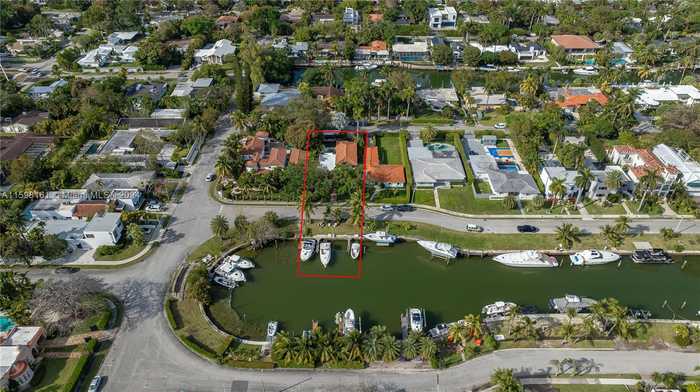 photo 2: 1075 NE 89th St, Miami FL 33138