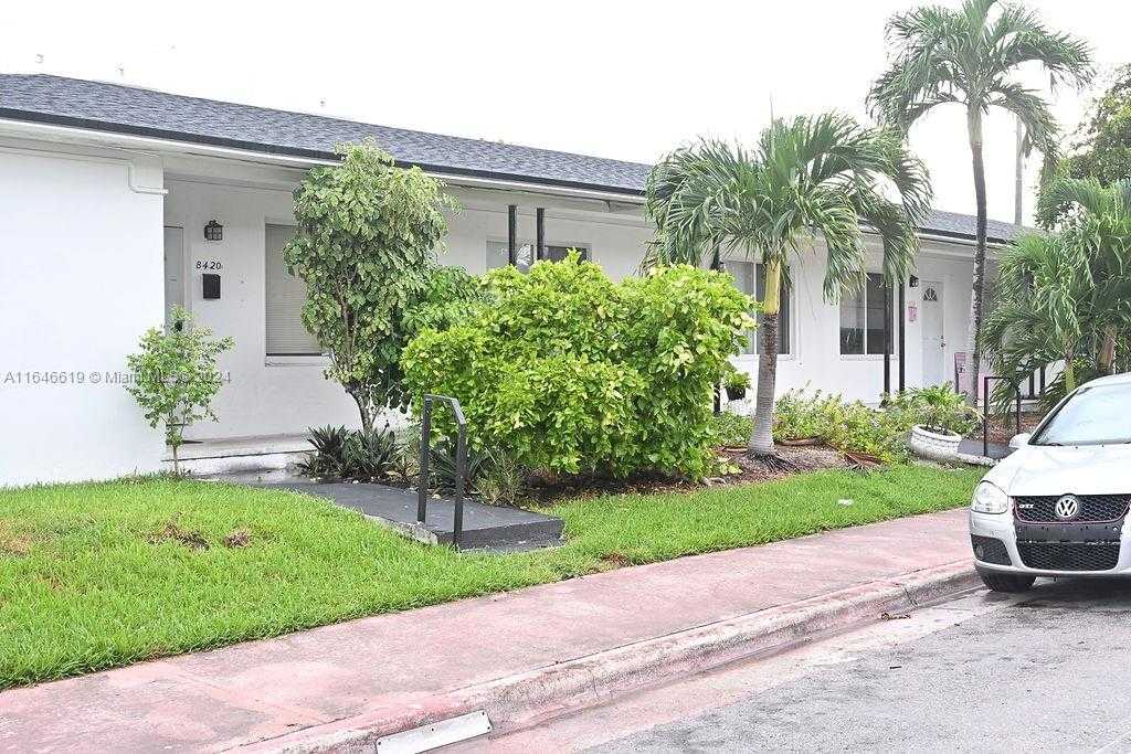 photo 2: 8430 Crespi Blvd, Miami Beach FL 33141