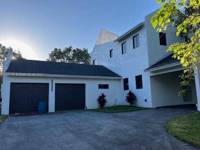 photo 3: 5455 SW 60 CT, Miami FL 33155