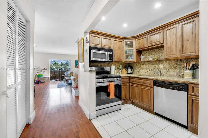 photo 2: 8600 SW 67th Ave Unit 925, Pinecrest FL 33156