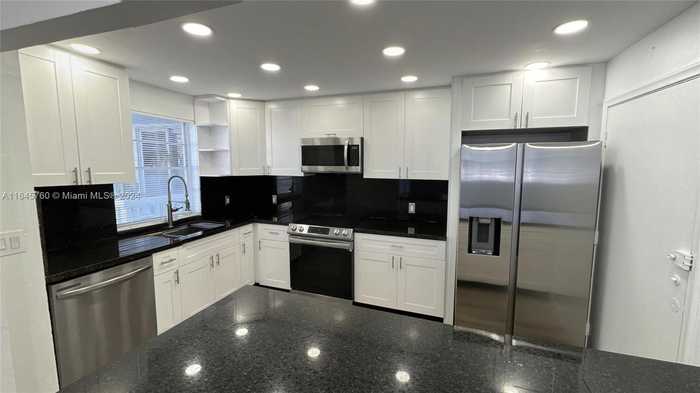 photo 1: 1020 Meridian Ave Unit 201, Miami Beach FL 33139