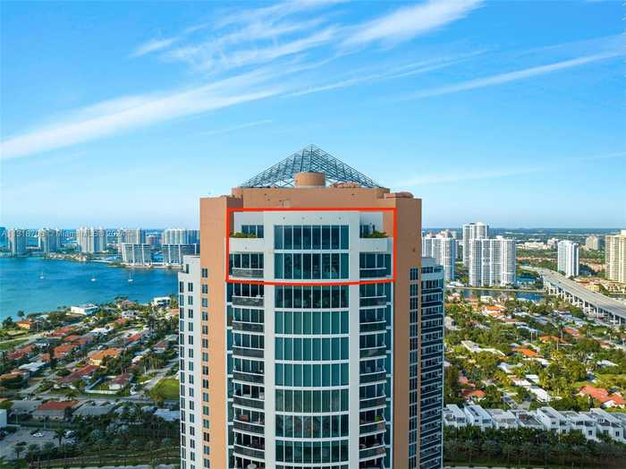 photo 2: 18911 Collins Ave Unit 3701, Sunny Isles Beach FL 33160