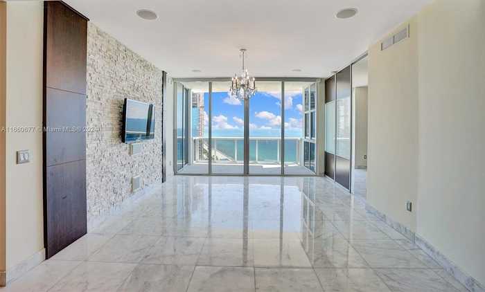 photo 2: 18201 Collins Ave Unit 3404, Sunny Isles Beach FL 33160