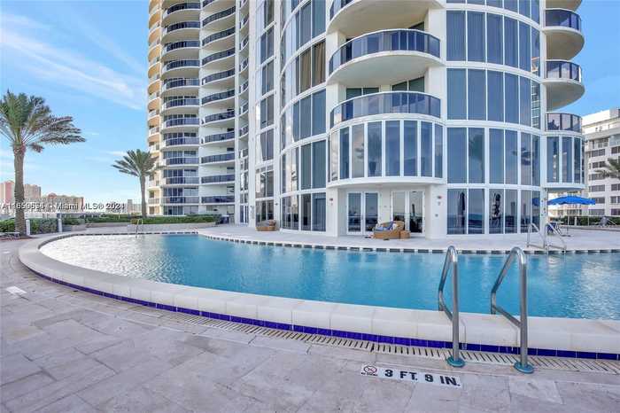 photo 1: 17201 Collins Ave Unit 1506, Sunny Isles Beach FL 33160