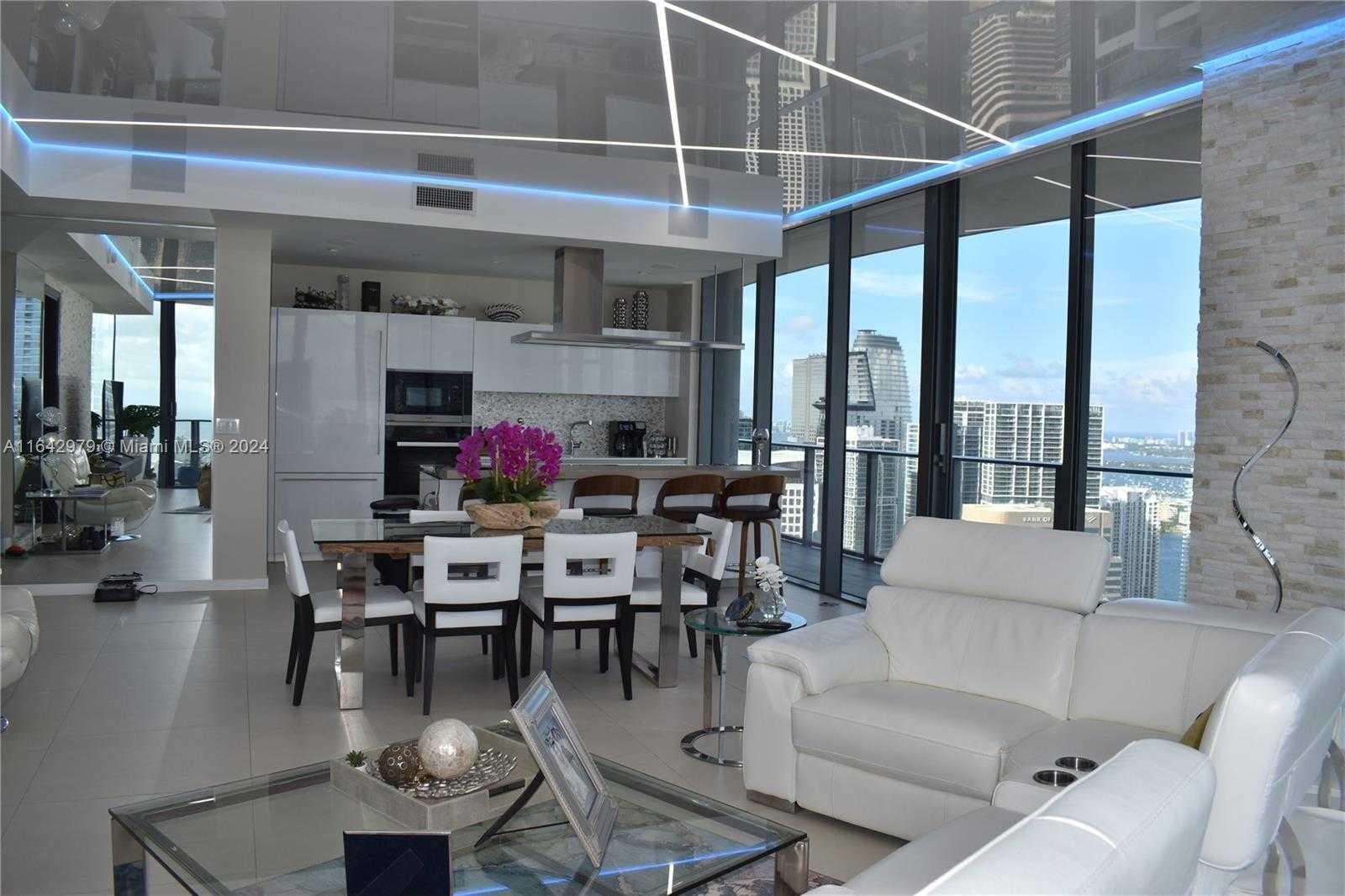 photo 3: 1000 Brickell Plz Unit PH5701, Miami FL 33131