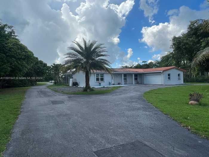 photo 2: 26205 SW 197th Ave, Homestead FL 33031